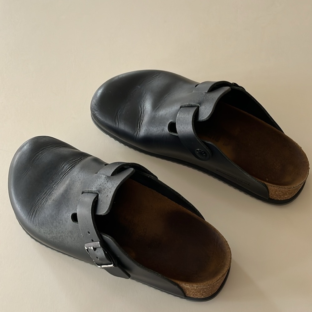 Birkenstock -  Black Boston Supergrip Clogs